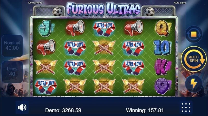 Furious Ultras - layar permainan utama dengan tribun penonton
